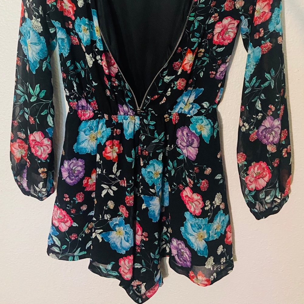 Romper/shorts - Picture 2 of 3